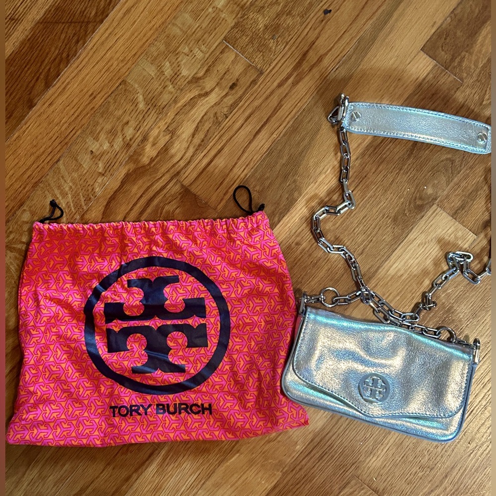 Darling Tory Burch silver bag